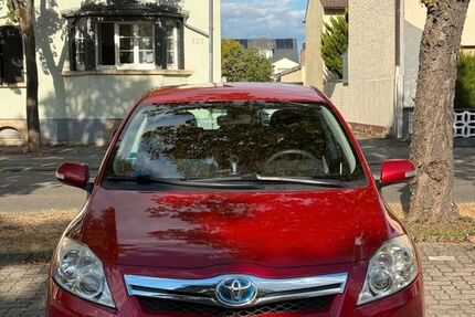 Toyota Auris 156.000 km 8.950 &euro; Heppenheim 64646