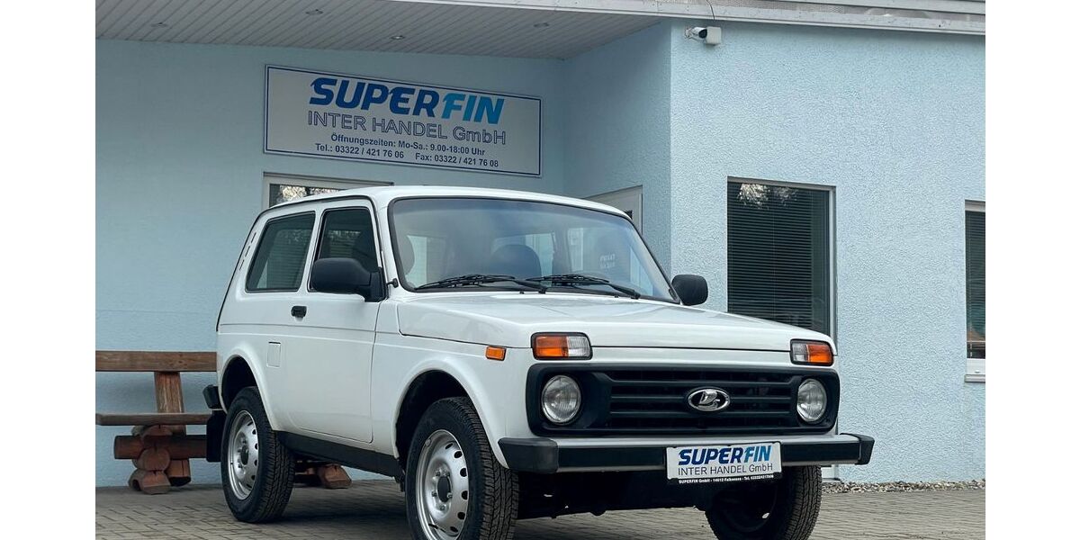Lada Niva 52.303 km 10.390 &euro; Falkensee 14612
