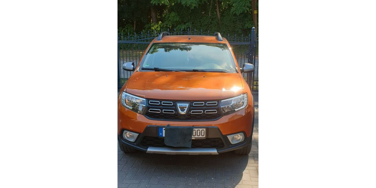 Dacia Sandero 75.000 km 7.990 &euro; Wünsdorf--Waldstadt 15806