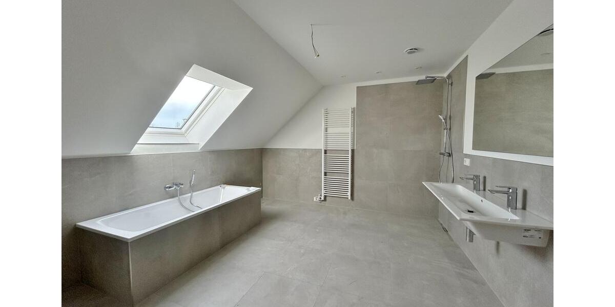 Einfamilienhaus Stuhr - 6 Zimmer, 205 m&sup2;, 2.100&euro; | Angebot:25477673