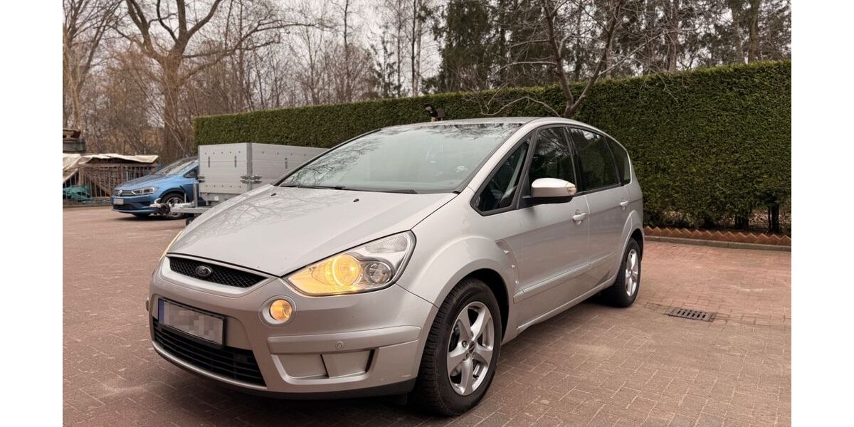 Ford S-Max 271.500 km 4.500 &euro; Bad Segeberg 23795