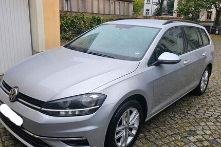 VW Golf 104.500 km 13.999 € Dresden 01139
