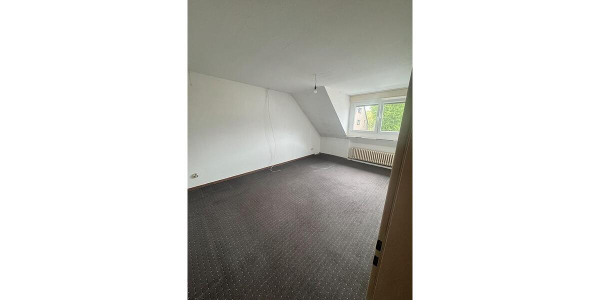 Dachgeschoßwohnung Köln Mülheim - 5 Zimmer, 105 m&sup2;, 370.000&euro; | Angebot:26706652