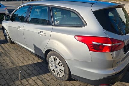 Ford Focus 239.990 km 3.450 &euro; Remscheid 42853