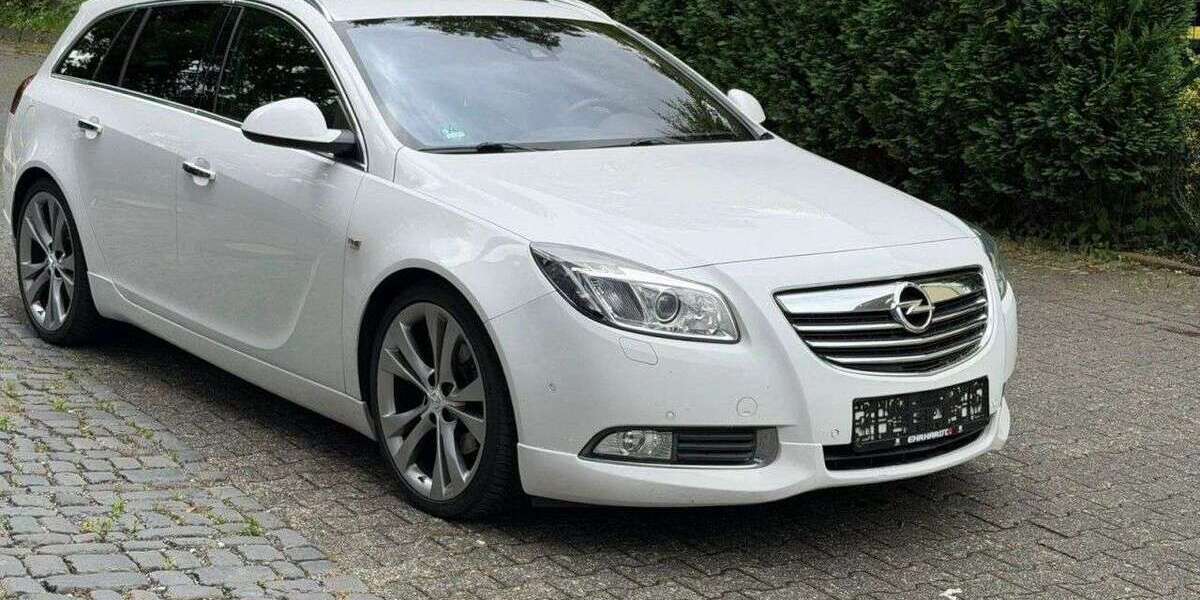 Opel Insignia 192.000 km 5.700 &euro; Paderborn 33100