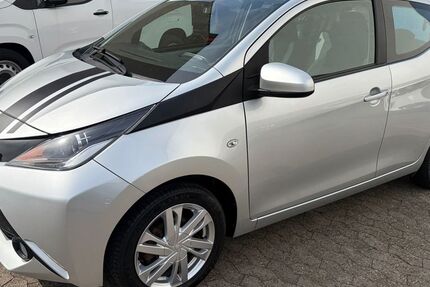 Toyota Aygo (X) 149.000 km 4.900 &euro; Saarbrücken 66115