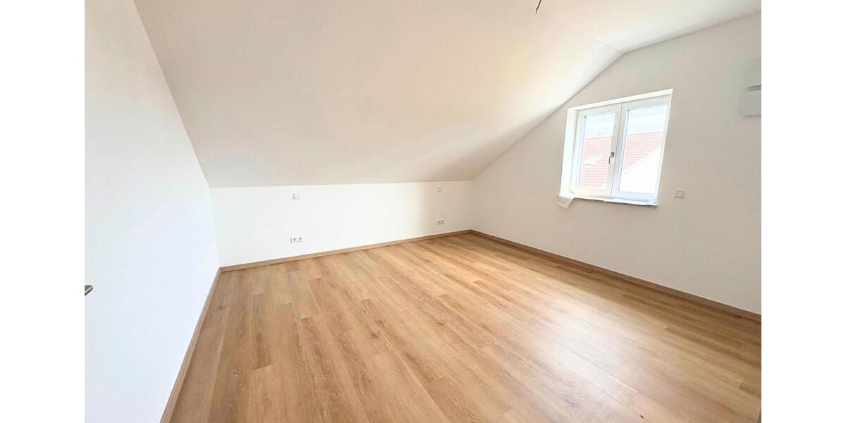 Dachgeschoßwohnung Großmehring - 3 Zimmer, 78 m&sup2;, 379.000&euro; | Angebot:26834921