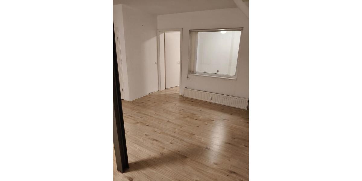 Etagenwohnung Weingarten (Baden) - 2 Zimmer, 70 m&sup2;, 1.000&euro; | Angebot:24444717