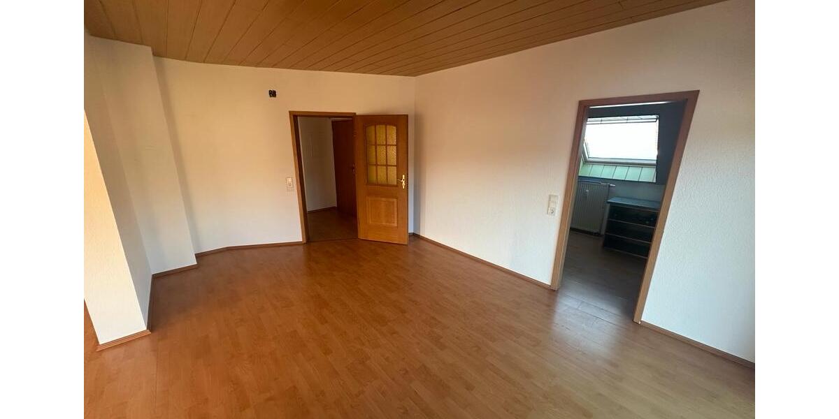 Großzügige 5ZKB Dachgeschosswohnung mit 2 Balkonen 5 zimmer