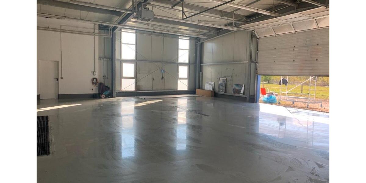 Gewerbe Halle direkt auf A28 HattenBüroWCDusche zimmer