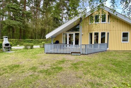 Ferienhaus in Mirow direkt am Wald - Einzelhaus mit großem Grundstück 3 zimmer