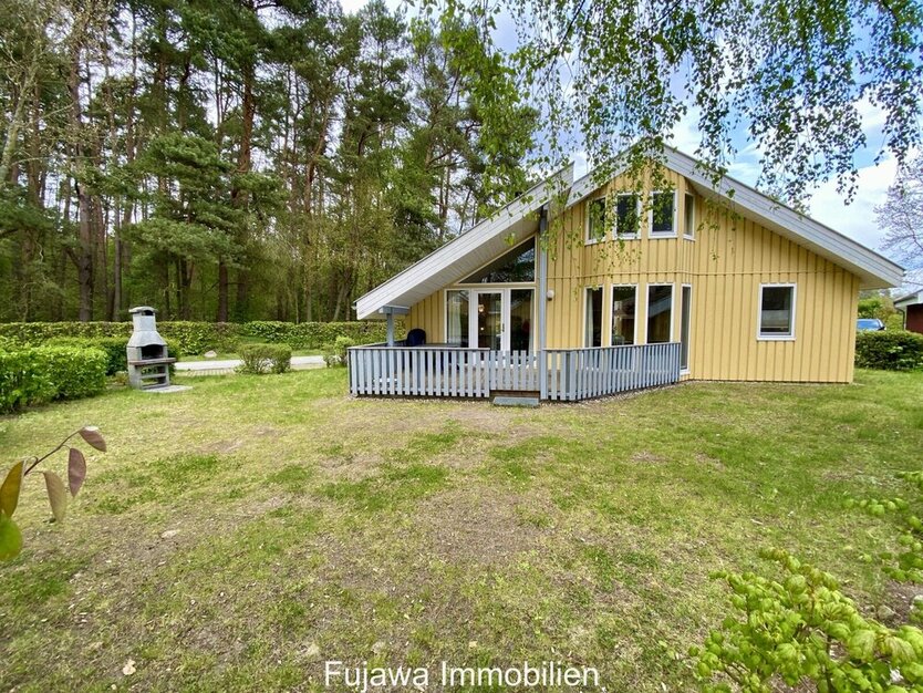 Ferienhaus in Mirow direkt am Wald - Einzelhaus mit großem Grundstück 3 zimmer