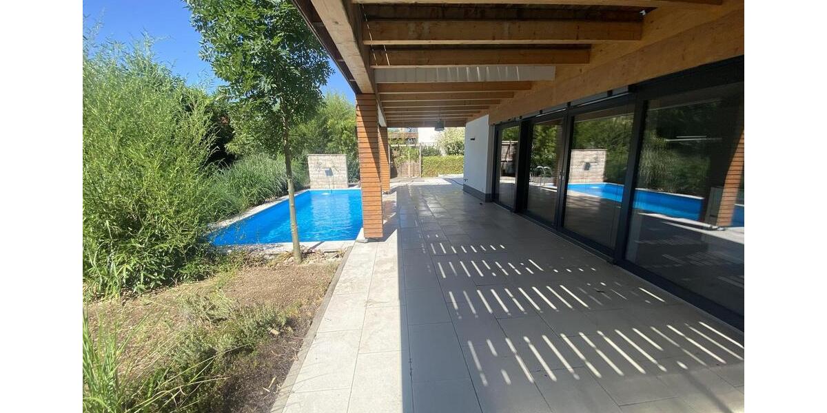 Premium 5-Zi.-Maisonette mit Privategarten, Pool & PV -exklusives Wohnen auf zwei Ebenen 5 zimmer