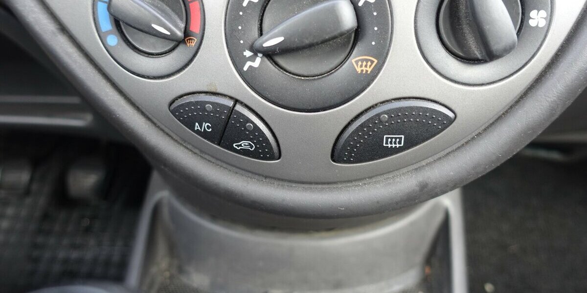 Ford Focus Finesse ohne TÜV Klima AHK Alu WR 4xAirbag 140.000 km 450 &euro; Neumarkt/OPf 92318