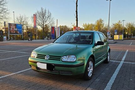 VW Golf 118.284 km 3.099 &euro; Lüneburg 21337