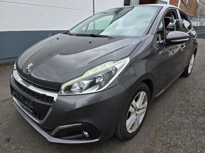Peugeot 208 62.000 km 8.700 € Neuss 41469