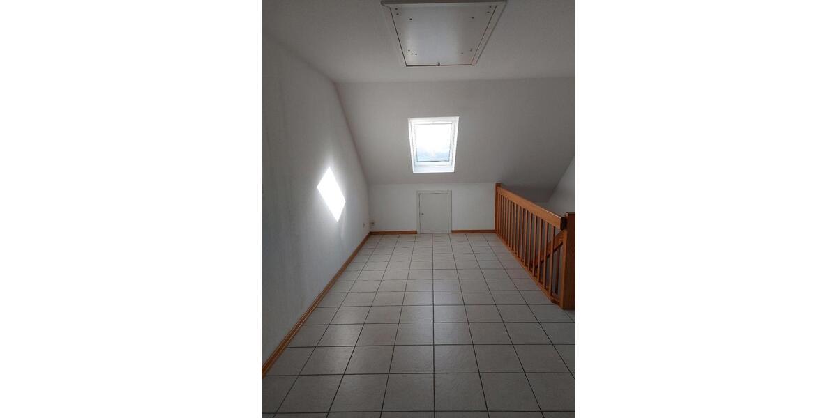 Dachgeschoßwohnung Mittelangeln - 3 Zimmer, 100 m&sup2;, 955&euro; | Angebot:25332870