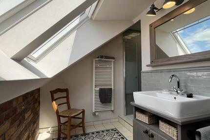 Zentrale Obergeschosswohnung mit Dachterrasse in Wagenfeld 5 zimmer