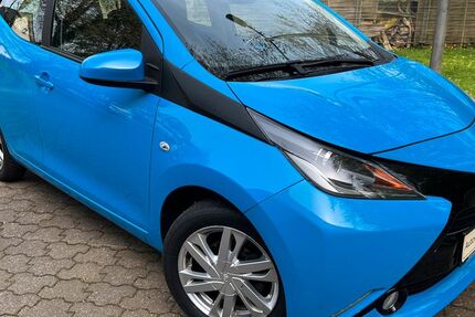Toyota Aygo (X) 68.080 km 8.490 &euro; Euskirchen 53879