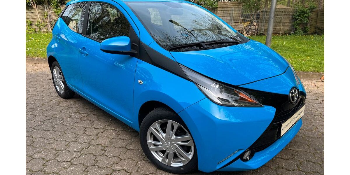 Toyota Aygo (X) 68.080 km 8.490 &euro; Euskirchen 53879