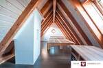 Helle Dachgeschosswohnung mit ausgebauter Bühne, Stellplatz und wunderschönem Ausblick auf die Felder von Leutenbach 4 zimmer