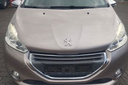 Peugeot 208 180.000 km 3.000 € Trier 54294