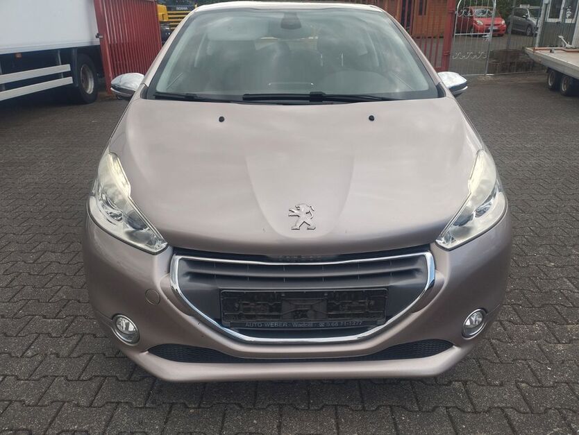 Peugeot 208 180.000 km 3.800 € Trier 54294