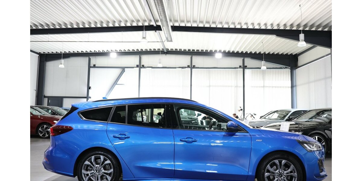 Ford Focus Tunier 1.5 EB ST-LINE X SPORT BLUE & BLACK 100.000 km 16.444 &euro; Hamm 59077