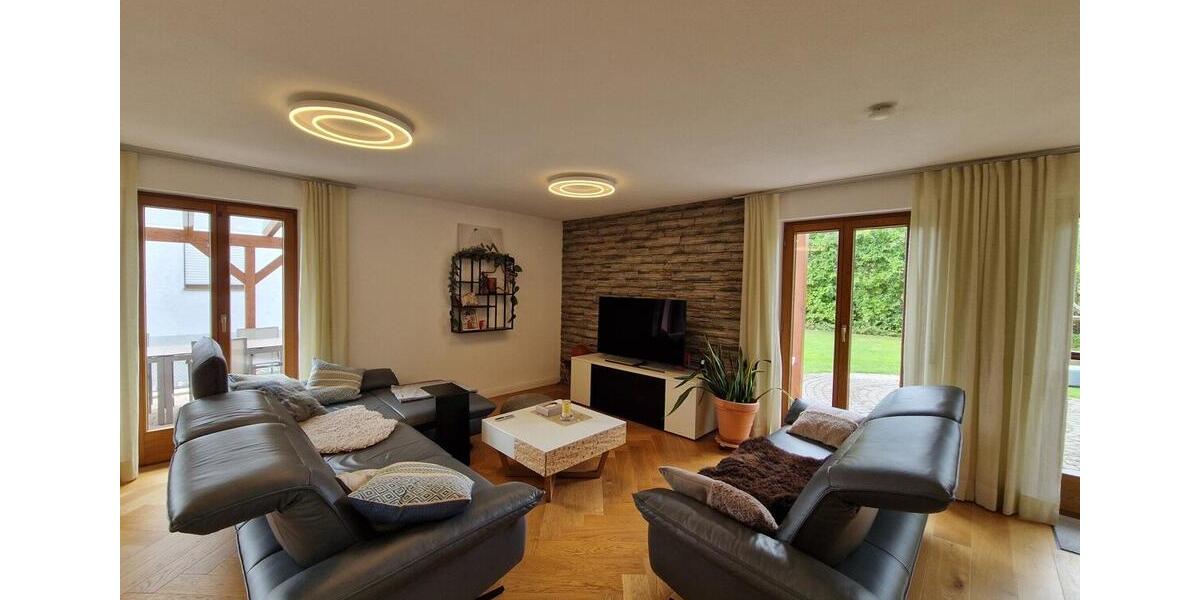 Etagenwohnung Tann - 8 Zimmer, 170 m&sup2;, 1.250&euro; | Angebot:26407154