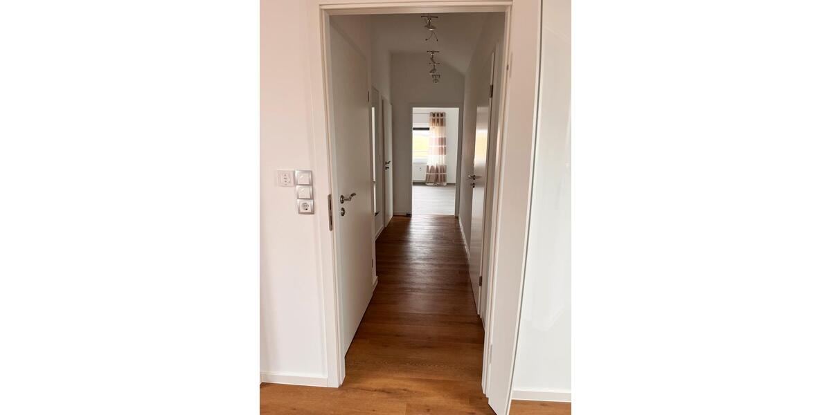 Dachgeschoßwohnung Haßfurt - 2.5 Zimmer, 70 m&sup2;, 690&euro; | Angebot:25637755