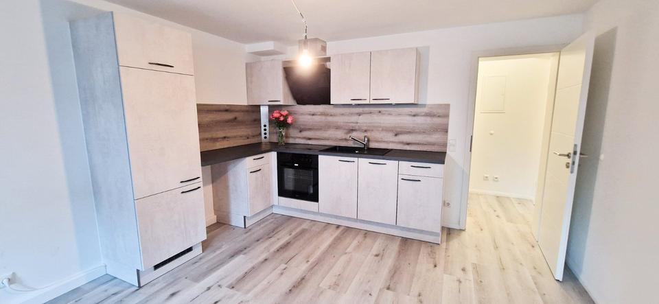 Frisch renovierte 2-Zimmer-Wohnung mit neuer Küche in Alterlangen