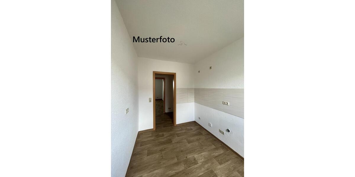 Etagenwohnung Gräfenhainichen - 3 Zimmer, 60 m&sup2;, 425&euro; | Angebot:21607506