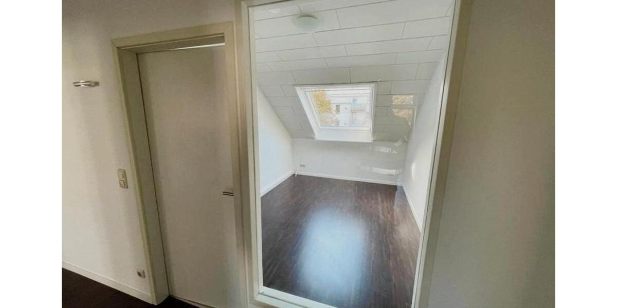 Dachgeschoßwohnung Wilhelmshaven - 4 Zimmer, 125 m&sup2;, 785&euro; | Angebot:26006640