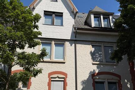 Haus Villingen-Schwenningen Schwenningen - 9.5 Zimmer, 227 m&sup2;, 825.000&euro; | Angebot:27102003