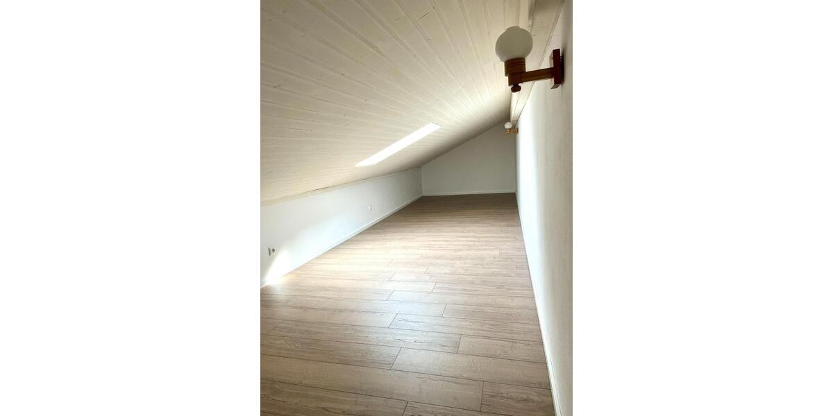 Dachgeschoßwohnung Bergen - 1.5 Zimmer, 64 m&sup2;, 840&euro; | Angebot:26613871