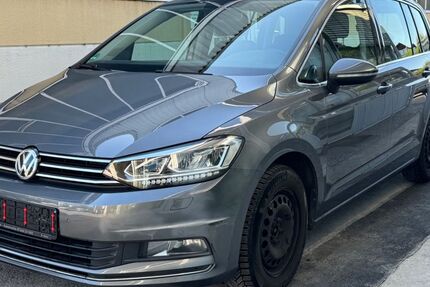 VW Touran 142.357 km 11.980 &euro; Oberderdingen 75038