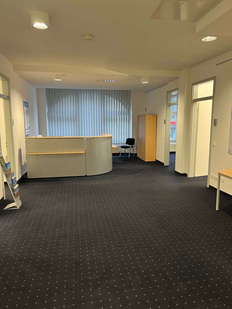Büro in Weiden 1.750 € 165.7 m²