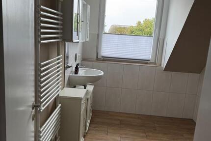 Schöne 4-Zimmer-Wohnung- 1.Etage- ca.100 m2 4 zimmer