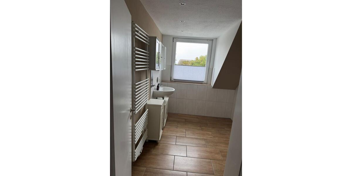 Schöne 4-Zimmer-Wohnung- 1.Etage- ca.100 m2 4 zimmer