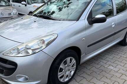 Peugeot 206 130.296 km 2.850 € Berlin 13407
