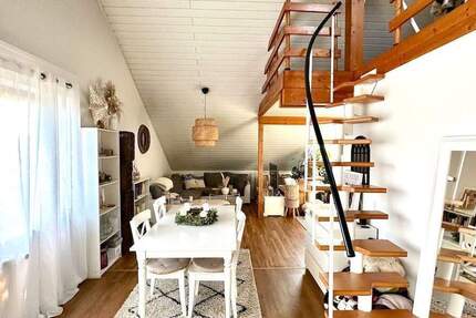 Gut geschnittene Dachgeschosswohnung in beliebter Wohnlage 2 zimmer