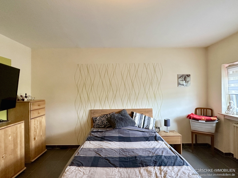 JÄSCHKE - Ihr Platz für Neues – Doppelhaus + Bungalow und großem Grundstück in Traumlage von Breinig