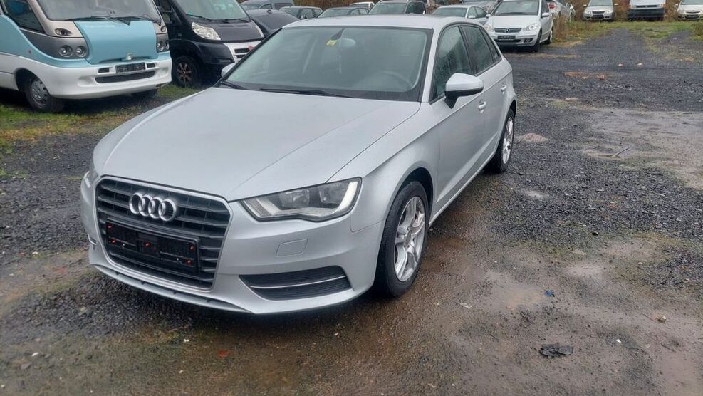 Audi A3 300.000 km 6.000 € Elz 65604