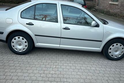 VW Bora 161.000 km 2.000 &euro; Köln 50997