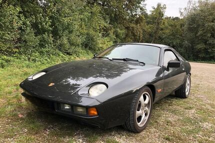Porsche 928