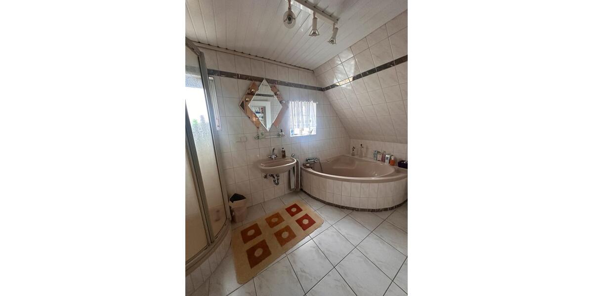 Einfamilienhaus Hermersberg - 11 Zimmer, 180 m&sup2;, 160.000&euro; | Angebot:27156388