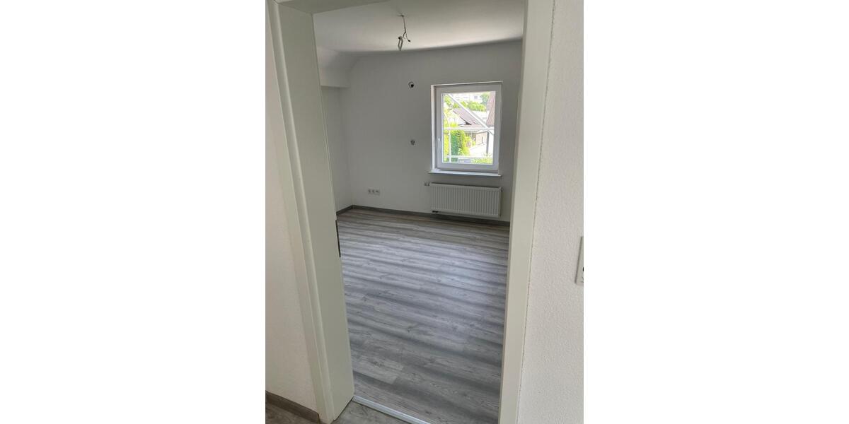 Mehrfamilienhaus, Wohnhaus Kreuztal - 8 Zimmer, 185 m&sup2;, 299.000&euro; | Angebot:26889254