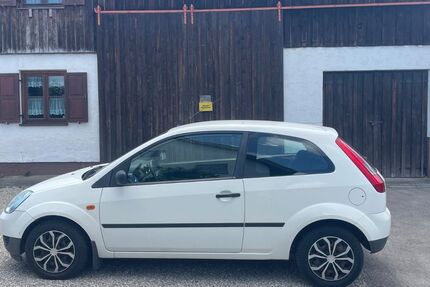 Ford Fiesta 90.000 km 1.700 &euro; Utting 86919