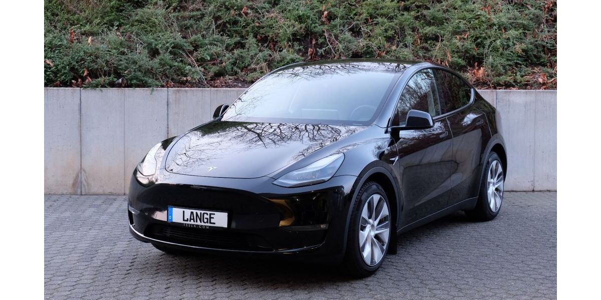 Tesla Model Y 29.493 km 40.980 &euro; Köln 50996