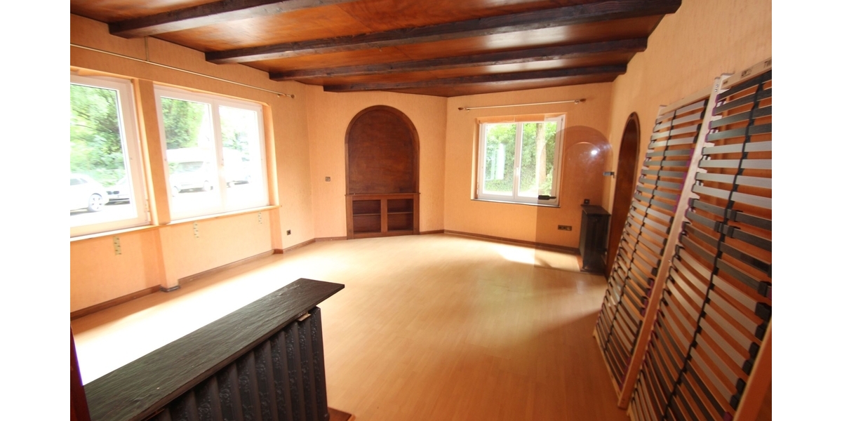 Mehrfamilienhaus mit drei Wohneinheiten und Entwicklungspotenzial - Mehrfamilienhaus, Wohnhaus Solingen Wald | Angebot:24715259